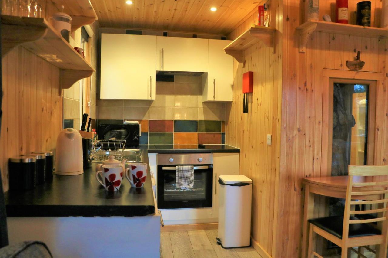 Pine Marten Bar Glenmore Treehouse Aviemore Bagian luar foto
